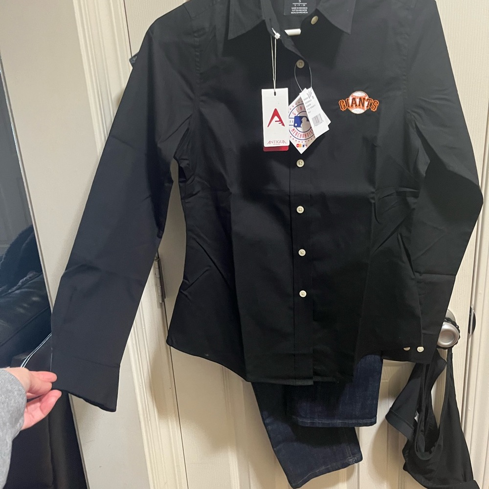 Antigua women’s giants dress shirt collared new with tags